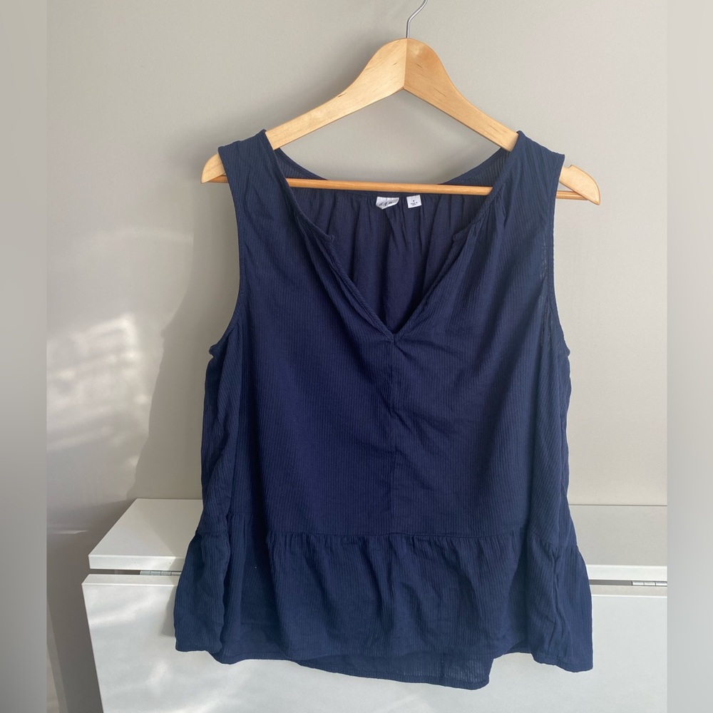 Gap sleeveless peplum top